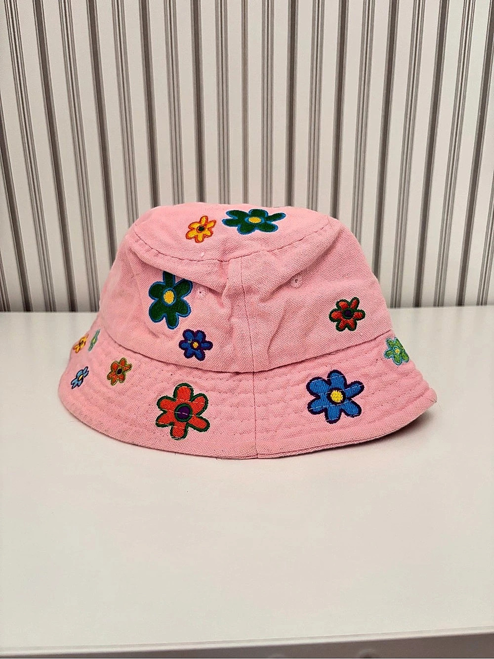 Urban Outfitters Floral Embroidered Bucket Hat in Pink